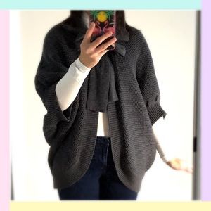 Banana Republic Merino Wool Poncho w Bow Tied